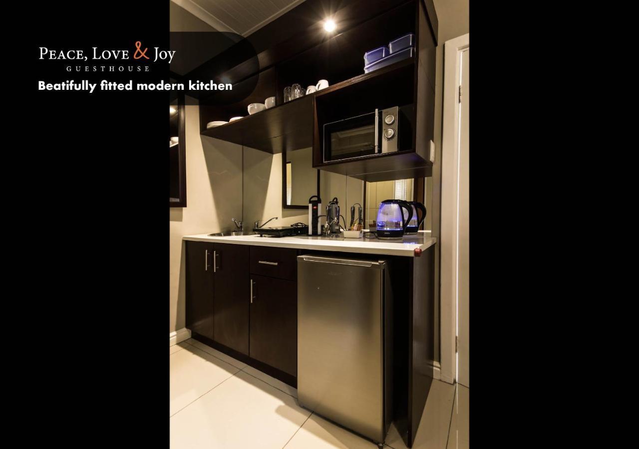 Peace Love And Joy Self Catering Units 포트엘리자베스 외부 사진